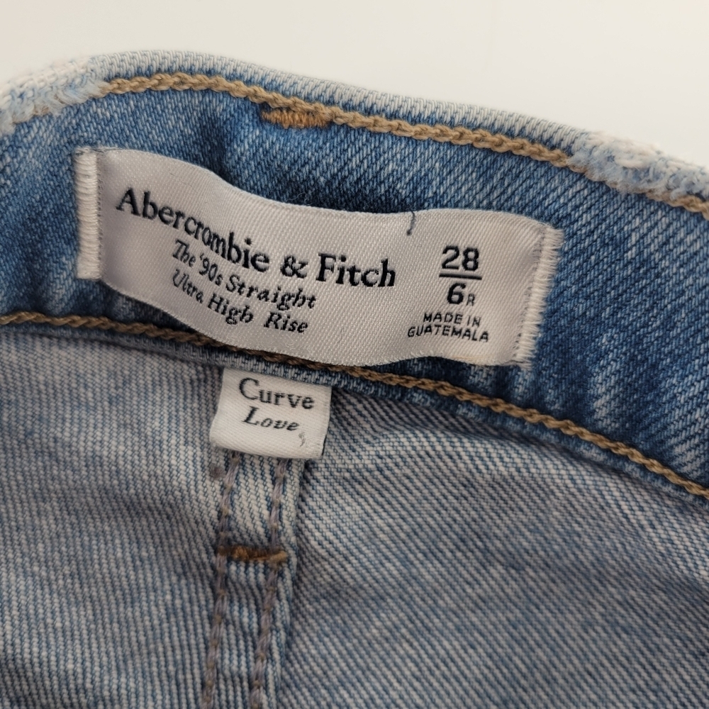 Abercrombie & Fitch Jeans‎ Size 28 Ultra Hight Rise The 90s Straight - Picture 2 of 6